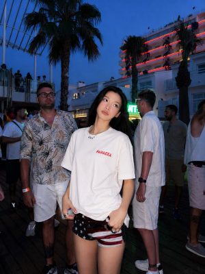 ao phong nam nu hinh chu do
