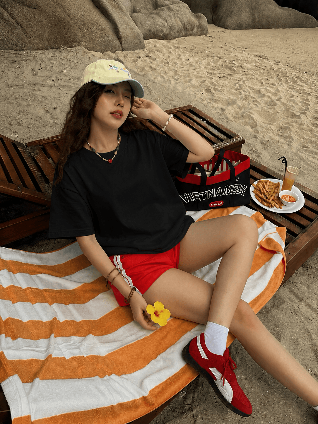 PANACEA Blank Essential Tee tron don gian nhung noi bat
